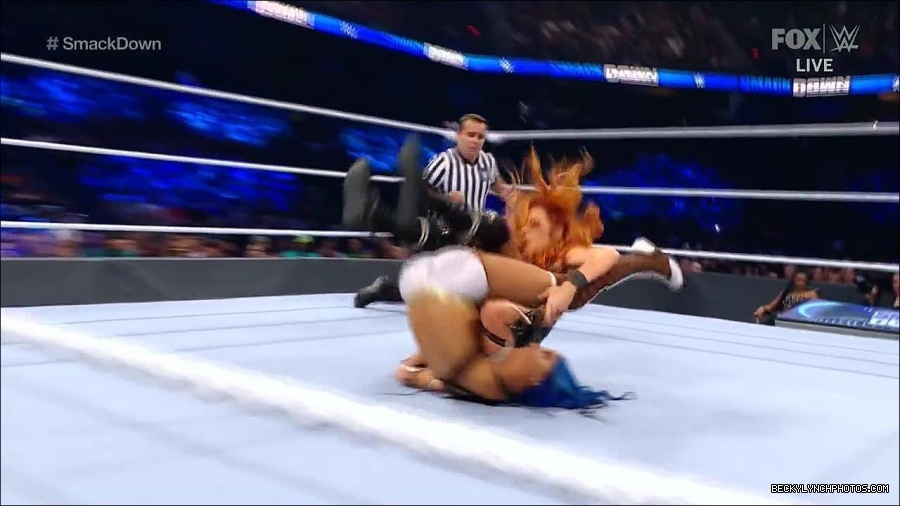 WWE_Supersized_SmackDown_2021_10_15_720p_HDTV_x264-NWCHD_mp4_005399471.jpg