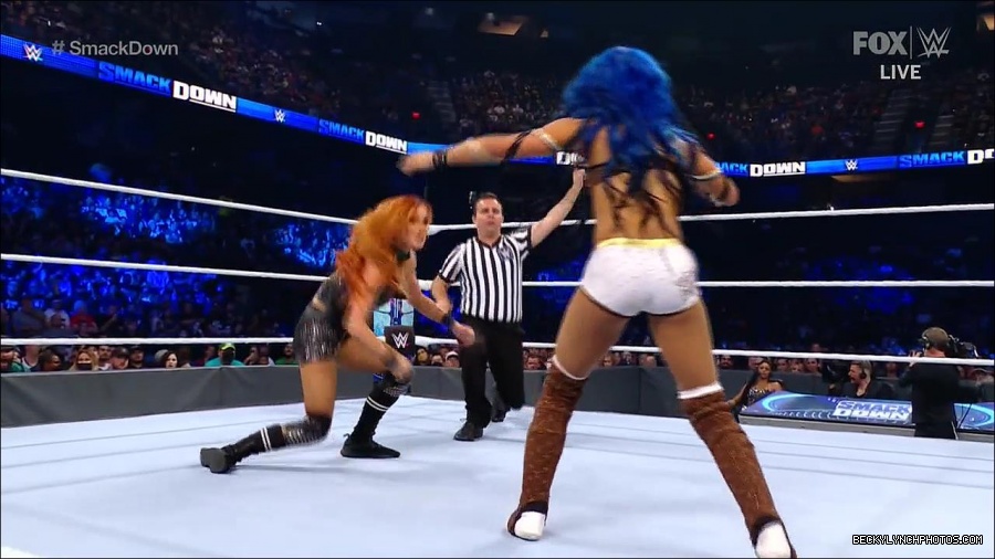 WWE_Supersized_SmackDown_2021_10_15_720p_HDTV_x264-NWCHD_mp4_005402474.jpg