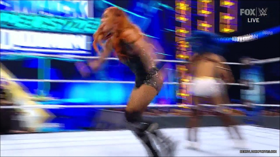 WWE_Supersized_SmackDown_2021_10_15_720p_HDTV_x264-NWCHD_mp4_005403675.jpg