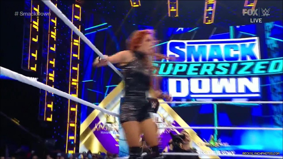WWE_Supersized_SmackDown_2021_10_15_720p_HDTV_x264-NWCHD_mp4_005404276.jpg
