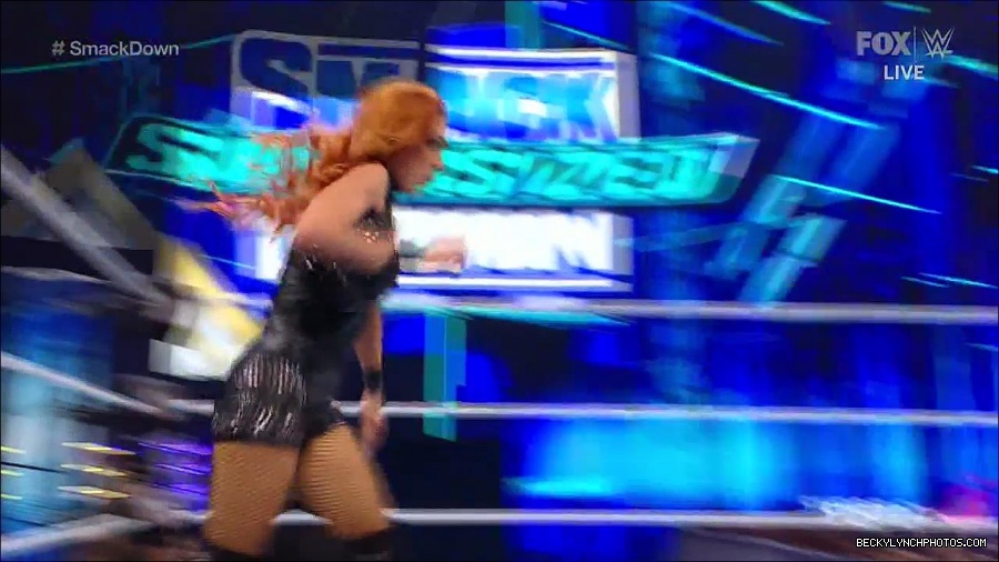 WWE_Supersized_SmackDown_2021_10_15_720p_HDTV_x264-NWCHD_mp4_005404877.jpg