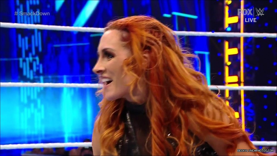 WWE_Supersized_SmackDown_2021_10_15_720p_HDTV_x264-NWCHD_mp4_005426498.jpg