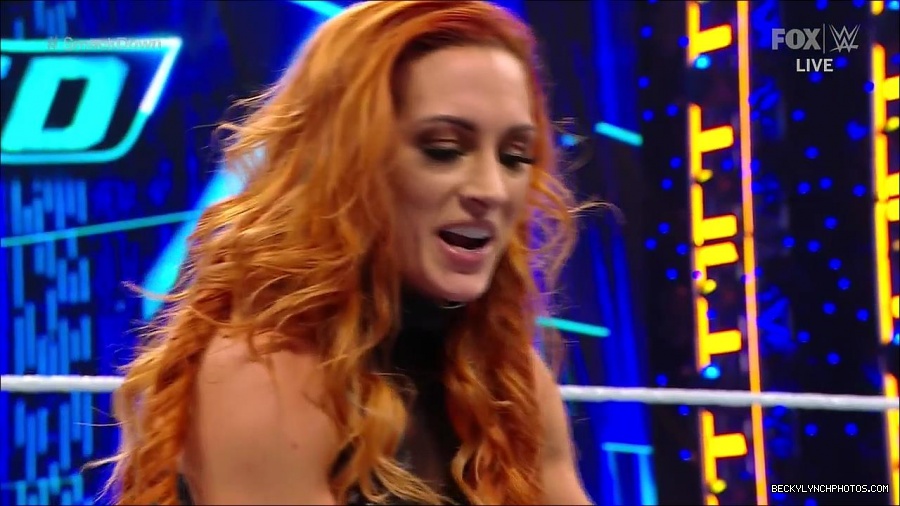 WWE_Supersized_SmackDown_2021_10_15_720p_HDTV_x264-NWCHD_mp4_005431904.jpg