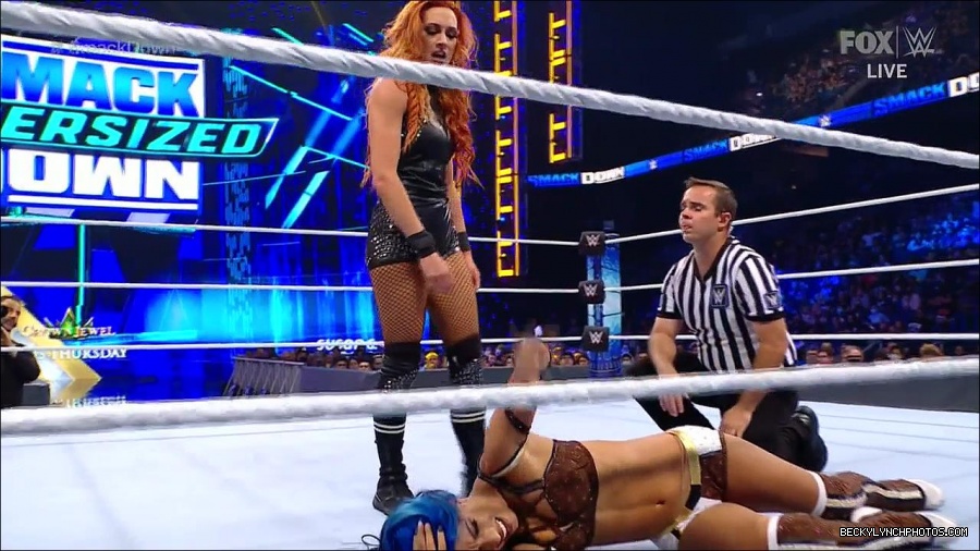 WWE_Supersized_SmackDown_2021_10_15_720p_HDTV_x264-NWCHD_mp4_005436708.jpg