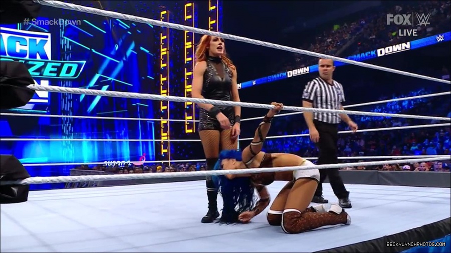 WWE_Supersized_SmackDown_2021_10_15_720p_HDTV_x264-NWCHD_mp4_005441513.jpg