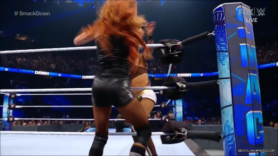 WWE_Supersized_SmackDown_2021_10_15_720p_HDTV_x264-NWCHD_mp4_005467339.jpg