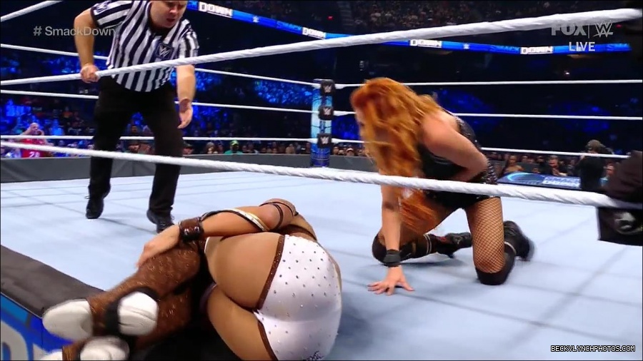WWE_Supersized_SmackDown_2021_10_15_720p_HDTV_x264-NWCHD_mp4_005487159.jpg