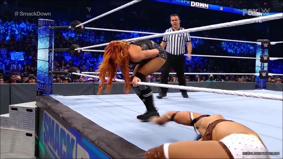 WWE_Supersized_SmackDown_2021_10_15_720p_HDTV_x264-NWCHD_mp4_005490762.jpg