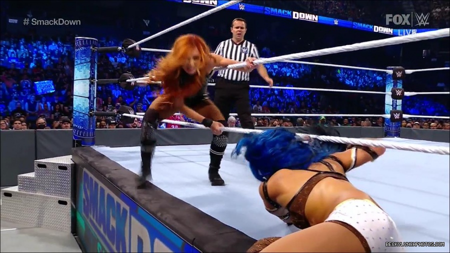 WWE_Supersized_SmackDown_2021_10_15_720p_HDTV_x264-NWCHD_mp4_005491964.jpg