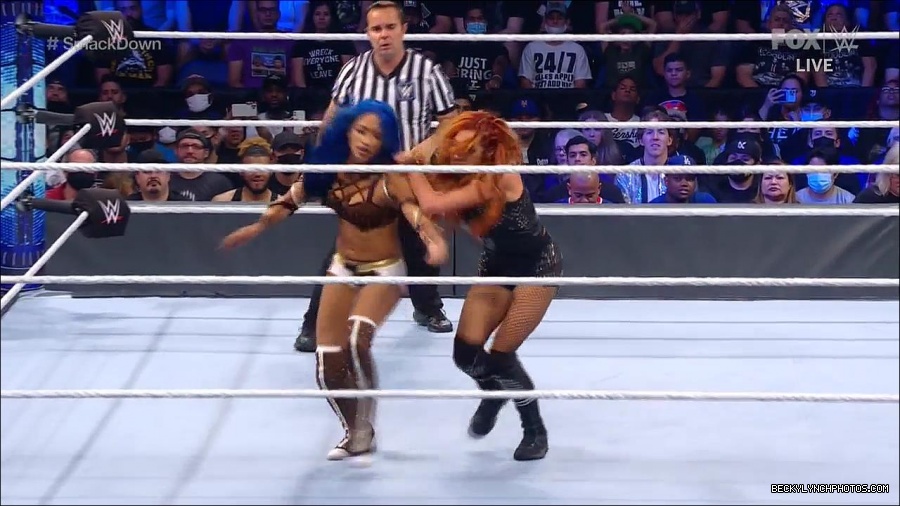 WWE_Supersized_SmackDown_2021_10_15_720p_HDTV_x264-NWCHD_mp4_005510582.jpg