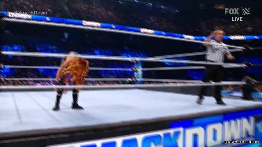 WWE_Supersized_SmackDown_2021_10_15_720p_HDTV_x264-NWCHD_mp4_005519591.jpg