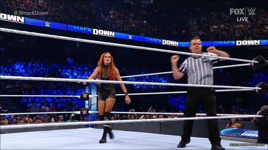 WWE_Supersized_SmackDown_2021_10_15_720p_HDTV_x264-NWCHD_mp4_005526198.jpg