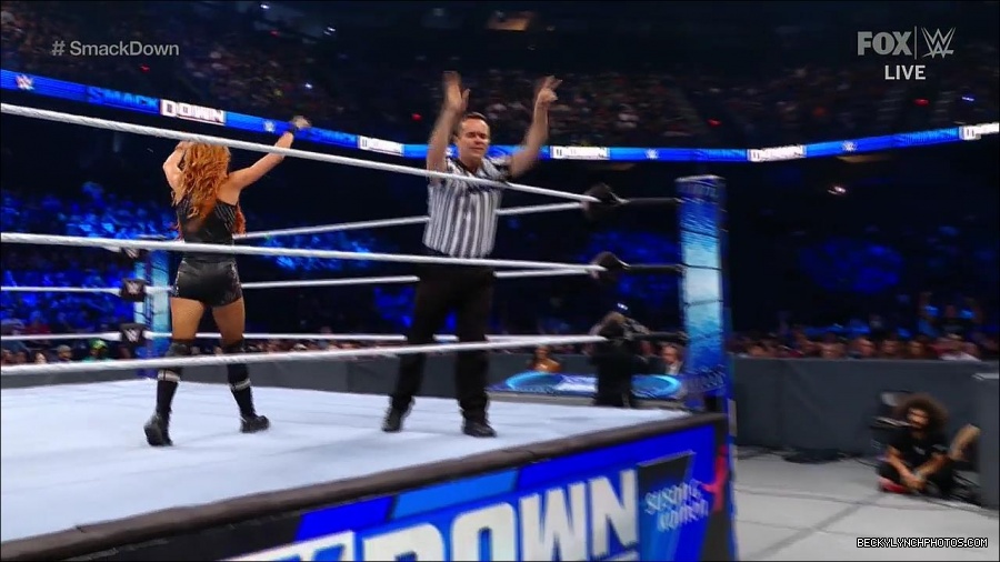WWE_Supersized_SmackDown_2021_10_15_720p_HDTV_x264-NWCHD_mp4_005529201.jpg