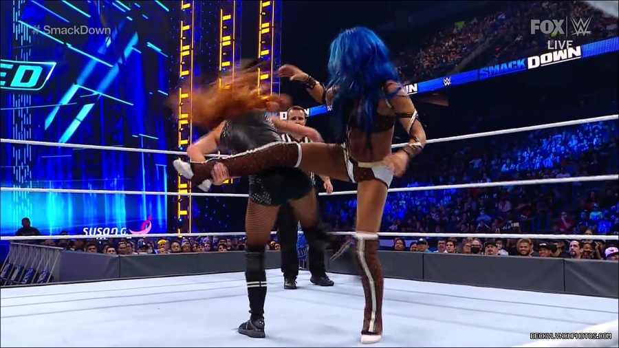 WWE_Supersized_SmackDown_2021_10_15_720p_HDTV_x264-NWCHD_mp4_005566438.jpg