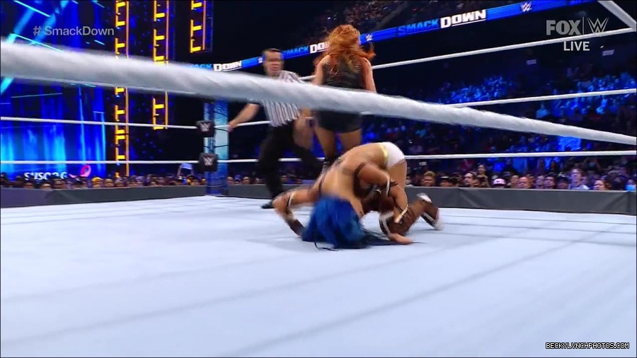 WWE_Supersized_SmackDown_2021_10_15_720p_HDTV_x264-NWCHD_mp4_005568840.jpg
