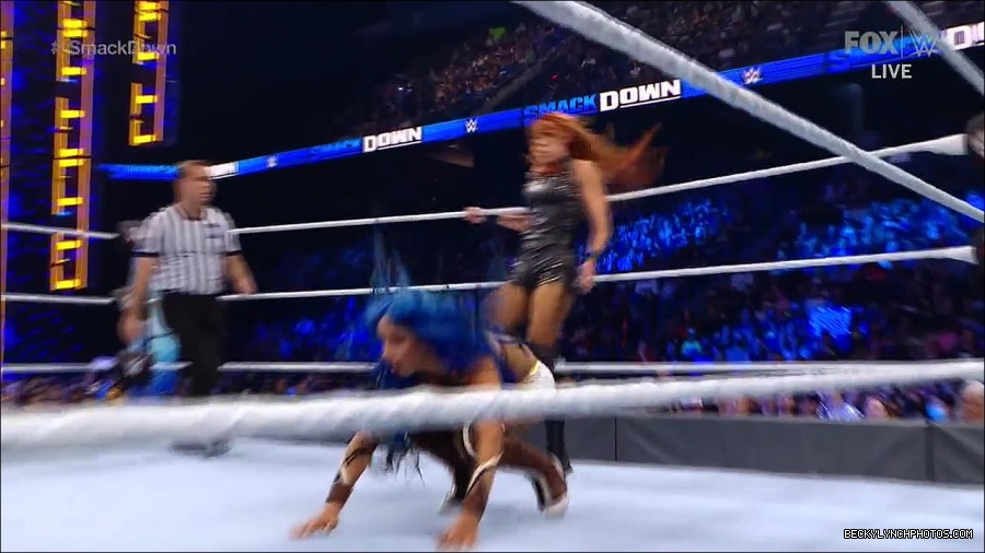 WWE_Supersized_SmackDown_2021_10_15_720p_HDTV_x264-NWCHD_mp4_005569441.jpg