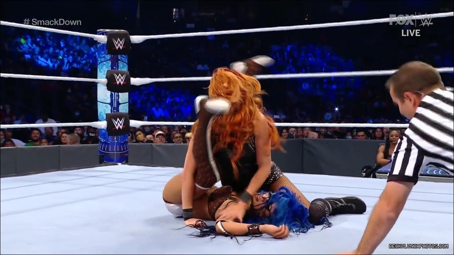 WWE_Supersized_SmackDown_2021_10_15_720p_HDTV_x264-NWCHD_mp4_005573645.jpg