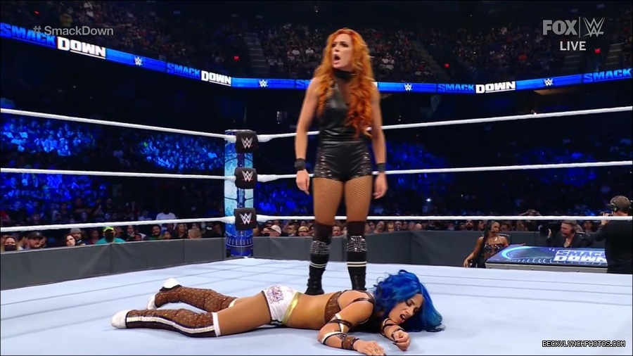 WWE_Supersized_SmackDown_2021_10_15_720p_HDTV_x264-NWCHD_mp4_005601273.jpg