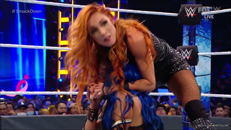 WWE_Supersized_SmackDown_2021_10_15_720p_HDTV_x264-NWCHD_mp4_005615687.jpg