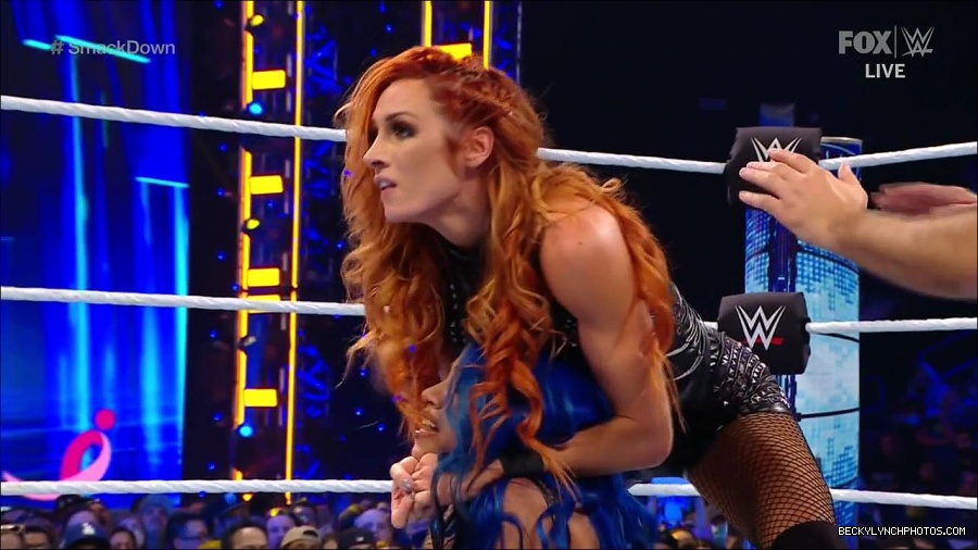 WWE_Supersized_SmackDown_2021_10_15_720p_HDTV_x264-NWCHD_mp4_005616888.jpg