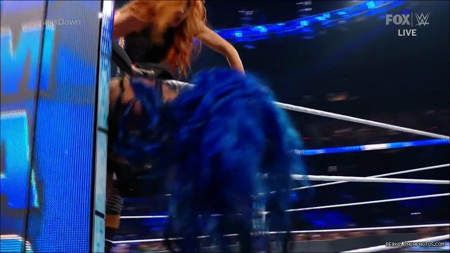 WWE_Supersized_SmackDown_2021_10_15_720p_HDTV_x264-NWCHD_mp4_005669741.jpg