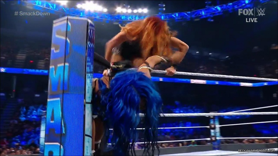 WWE_Supersized_SmackDown_2021_10_15_720p_HDTV_x264-NWCHD_mp4_005670342.jpg
