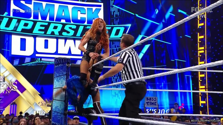 WWE_Supersized_SmackDown_2021_10_15_720p_HDTV_x264-NWCHD_mp4_005675747.jpg
