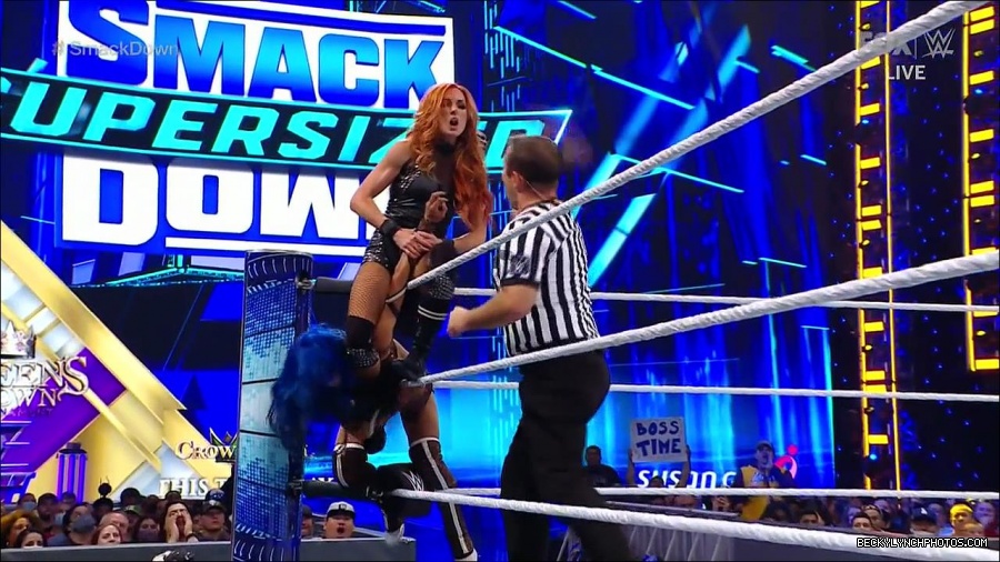 WWE_Supersized_SmackDown_2021_10_15_720p_HDTV_x264-NWCHD_mp4_005676348.jpg