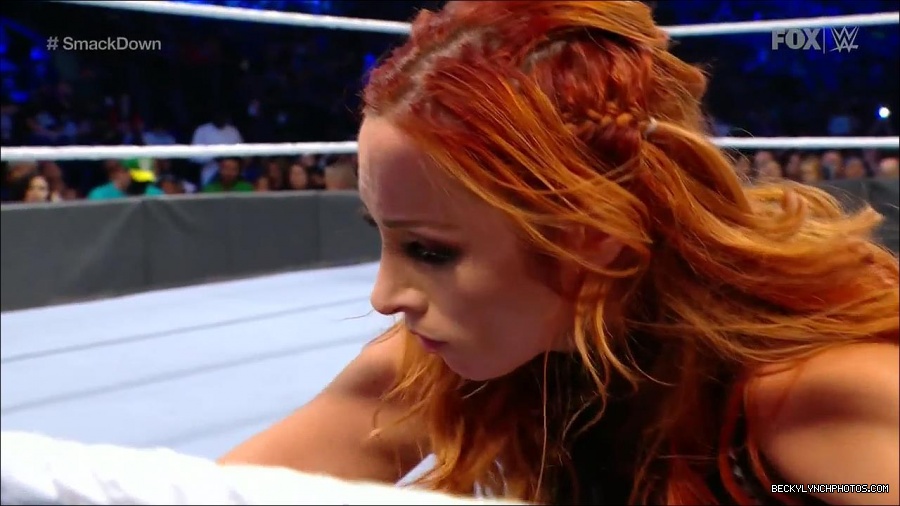 WWE_Supersized_SmackDown_2021_10_15_720p_HDTV_x264-NWCHD_mp4_005717322.jpg