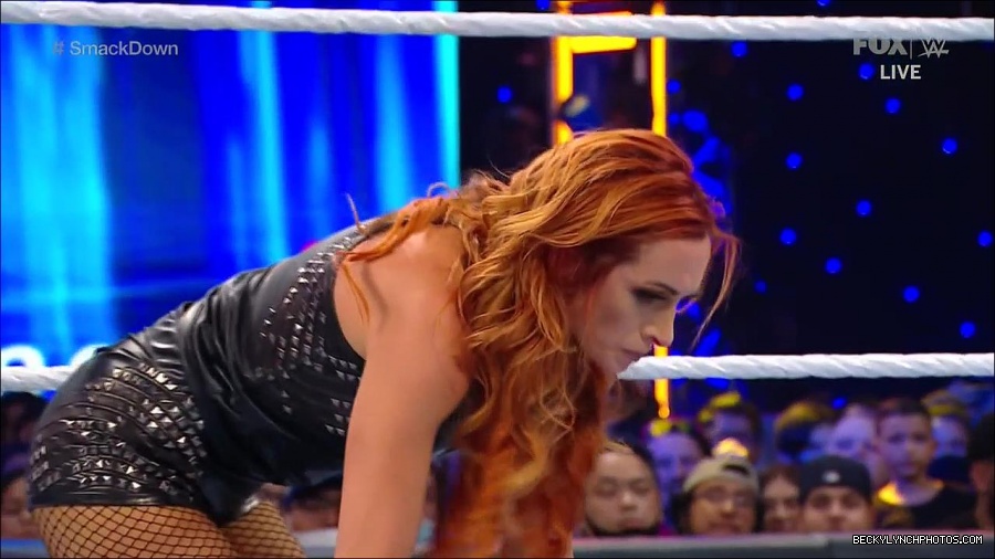WWE_Supersized_SmackDown_2021_10_15_720p_HDTV_x264-NWCHD_mp4_005728133.jpg