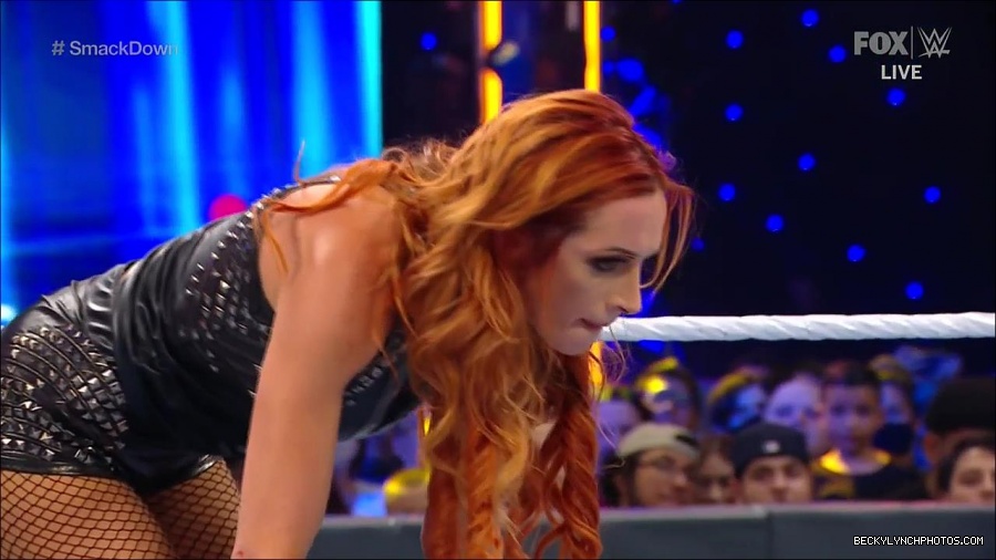 WWE_Supersized_SmackDown_2021_10_15_720p_HDTV_x264-NWCHD_mp4_005730535.jpg