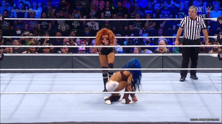 WWE_Supersized_SmackDown_2021_10_15_720p_HDTV_x264-NWCHD_mp4_005743748.jpg
