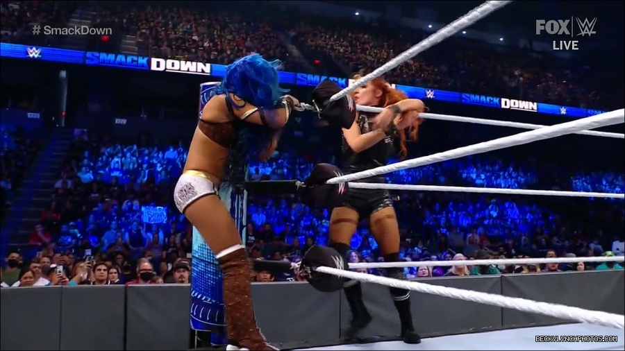 WWE_Supersized_SmackDown_2021_10_15_720p_HDTV_x264-NWCHD_mp4_005783989.jpg