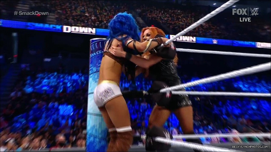 WWE_Supersized_SmackDown_2021_10_15_720p_HDTV_x264-NWCHD_mp4_005785190.jpg