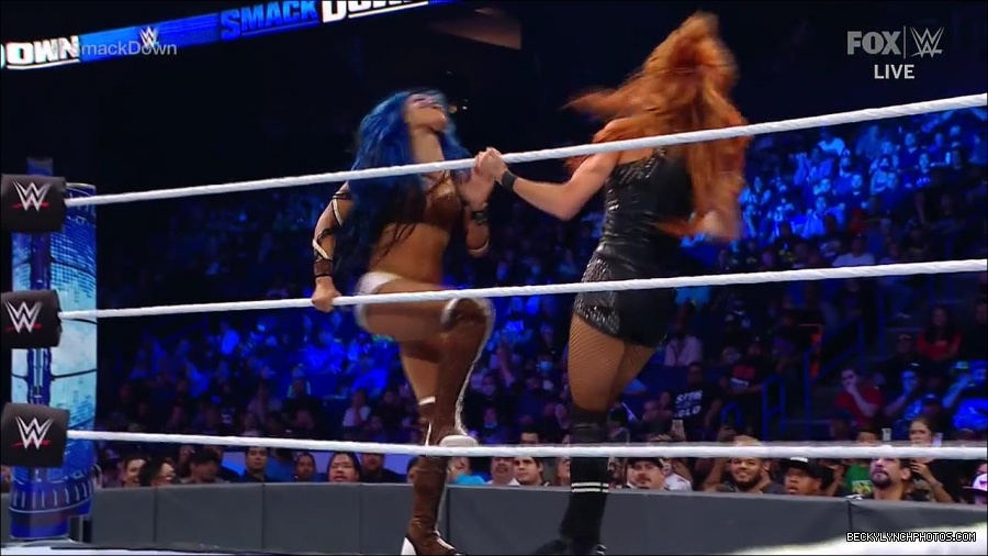 WWE_Supersized_SmackDown_2021_10_15_720p_HDTV_x264-NWCHD_mp4_005798403.jpg