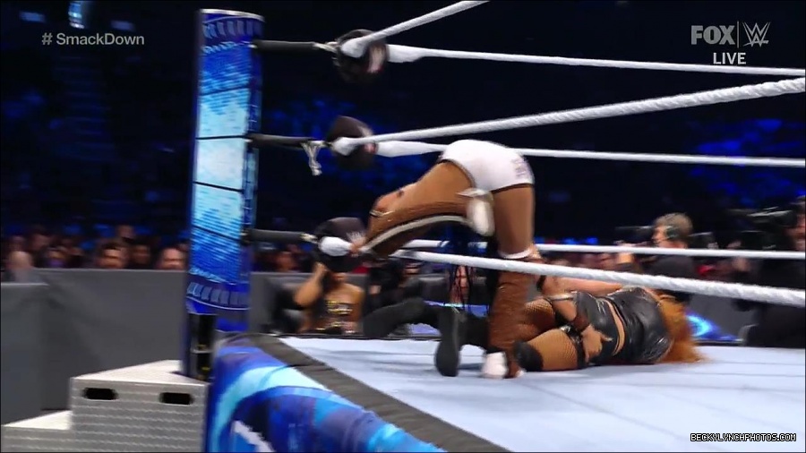 WWE_Supersized_SmackDown_2021_10_15_720p_HDTV_x264-NWCHD_mp4_005807412.jpg