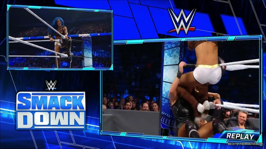WWE_Supersized_SmackDown_2021_10_15_720p_HDTV_x264-NWCHD_mp4_005820625.jpg