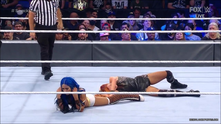 WWE_Supersized_SmackDown_2021_10_15_720p_HDTV_x264-NWCHD_mp4_005835040.jpg