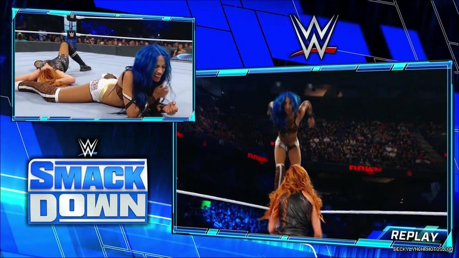 WWE_Supersized_SmackDown_2021_10_15_720p_HDTV_x264-NWCHD_mp4_005838043.jpg