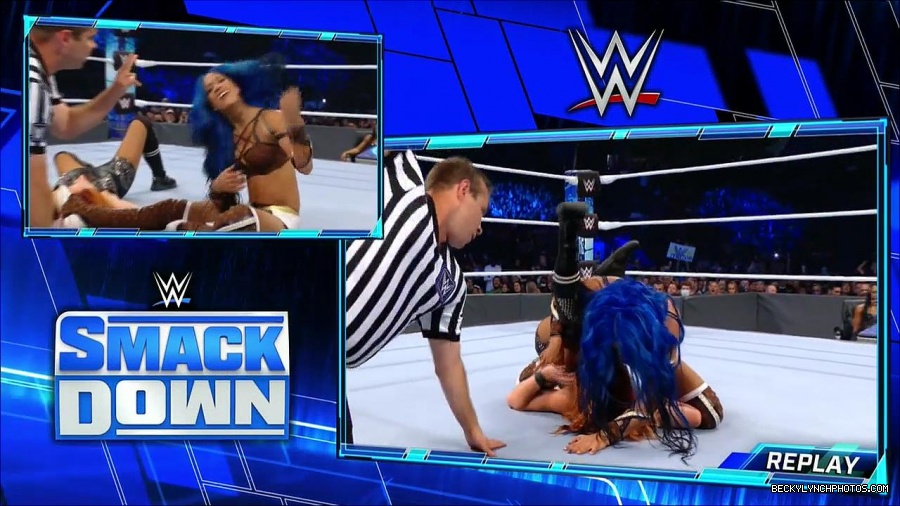 WWE_Supersized_SmackDown_2021_10_15_720p_HDTV_x264-NWCHD_mp4_005841646.jpg