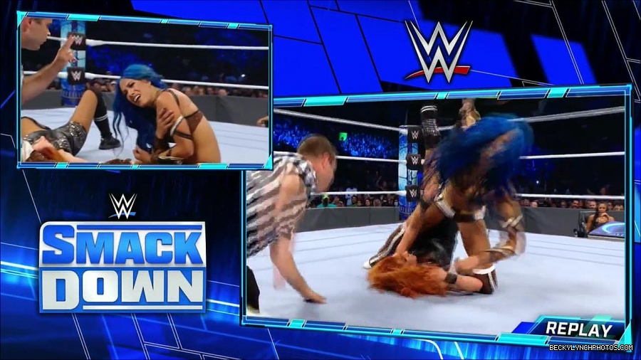 WWE_Supersized_SmackDown_2021_10_15_720p_HDTV_x264-NWCHD_mp4_005842247.jpg