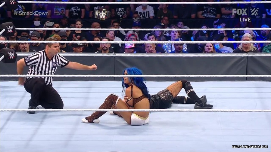 WWE_Supersized_SmackDown_2021_10_15_720p_HDTV_x264-NWCHD_mp4_005849454.jpg