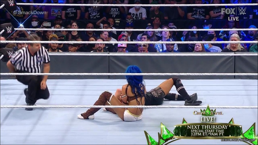 WWE_Supersized_SmackDown_2021_10_15_720p_HDTV_x264-NWCHD_mp4_005851256.jpg