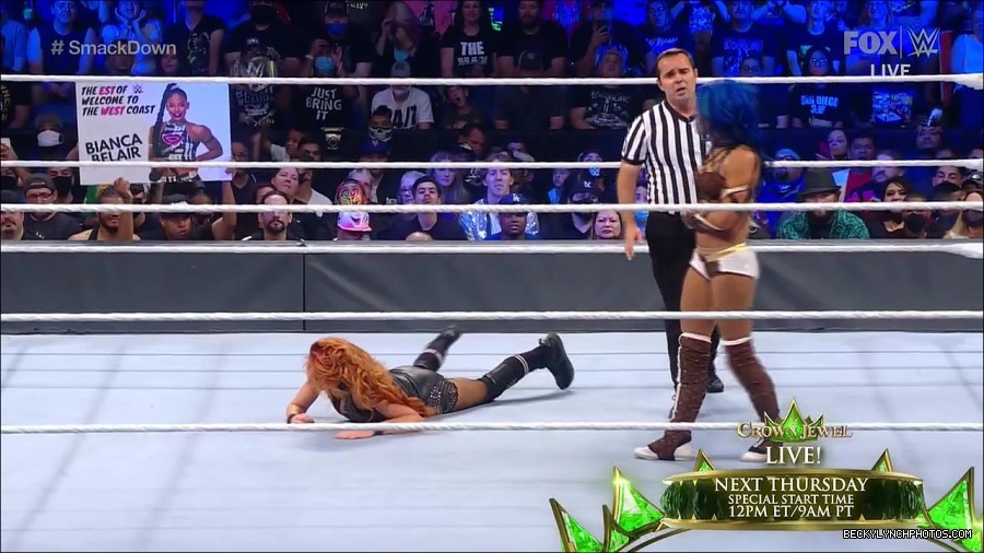 WWE_Supersized_SmackDown_2021_10_15_720p_HDTV_x264-NWCHD_mp4_005857262.jpg