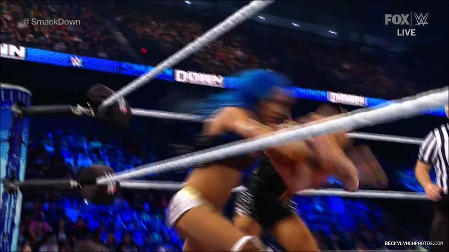 WWE_Supersized_SmackDown_2021_10_15_720p_HDTV_x264-NWCHD_mp4_005868673.jpg