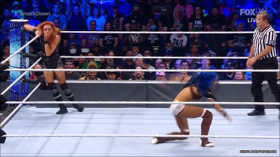 WWE_Supersized_SmackDown_2021_10_15_720p_HDTV_x264-NWCHD_mp4_005869874.jpg