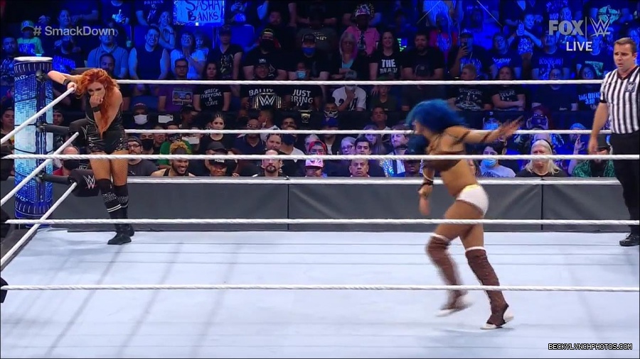 WWE_Supersized_SmackDown_2021_10_15_720p_HDTV_x264-NWCHD_mp4_005871076.jpg
