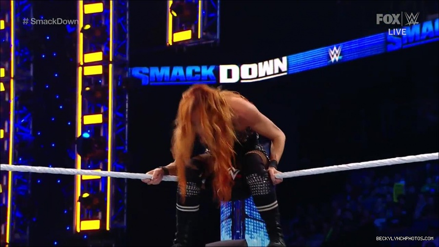 WWE_Supersized_SmackDown_2021_10_15_720p_HDTV_x264-NWCHD_mp4_005876481.jpg
