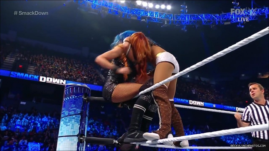 WWE_Supersized_SmackDown_2021_10_15_720p_HDTV_x264-NWCHD_mp4_005884289.jpg
