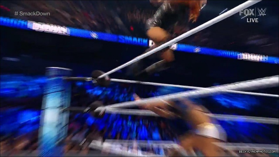 WWE_Supersized_SmackDown_2021_10_15_720p_HDTV_x264-NWCHD_mp4_005889094.jpg